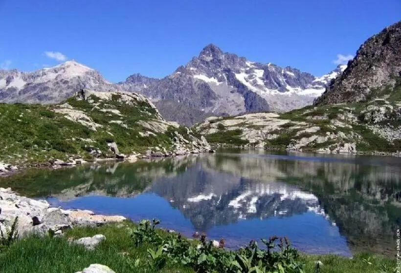 ベッドアンドブレックファースト Chambres D Hotes Les Clarines