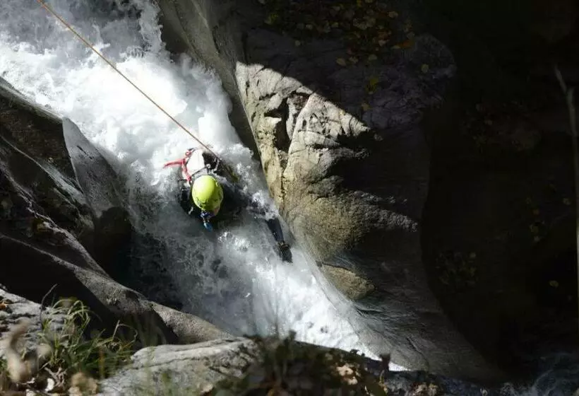 ベッドアンドブレックファースト Chambres D Hotes Les Clarines