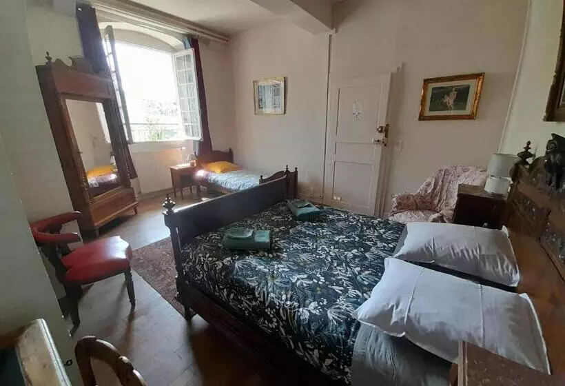 Aamiaismajoitus (B&B) Chambres D Hôtes L Oustal
