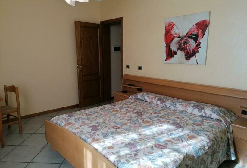 צימר Mansarda Sulla Francigena