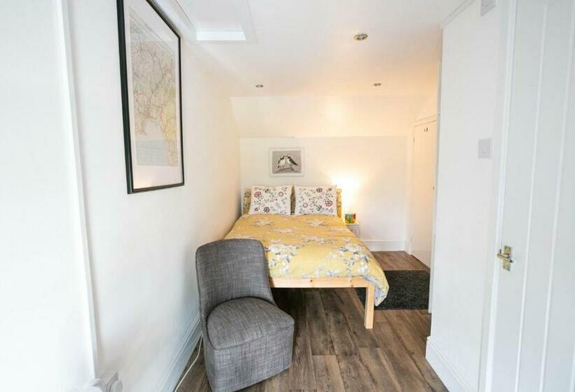 Cwtch Farm Bed & Breakfast