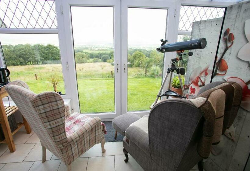 Cwtch Farm Bed & Breakfast