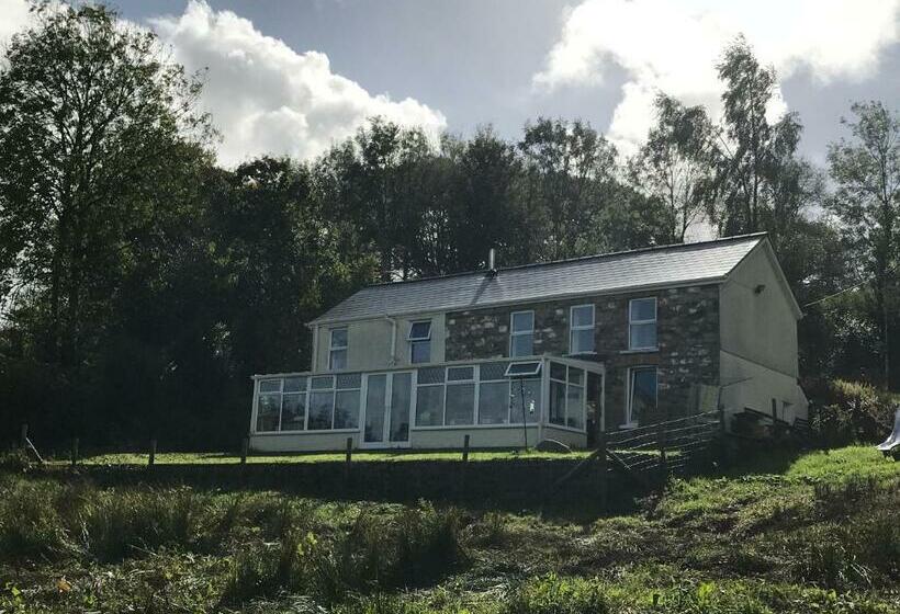 Cwtch Farm Bed & Breakfast