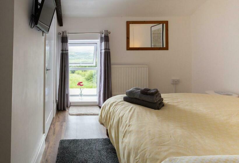 Cwtch Farm Bed & Breakfast