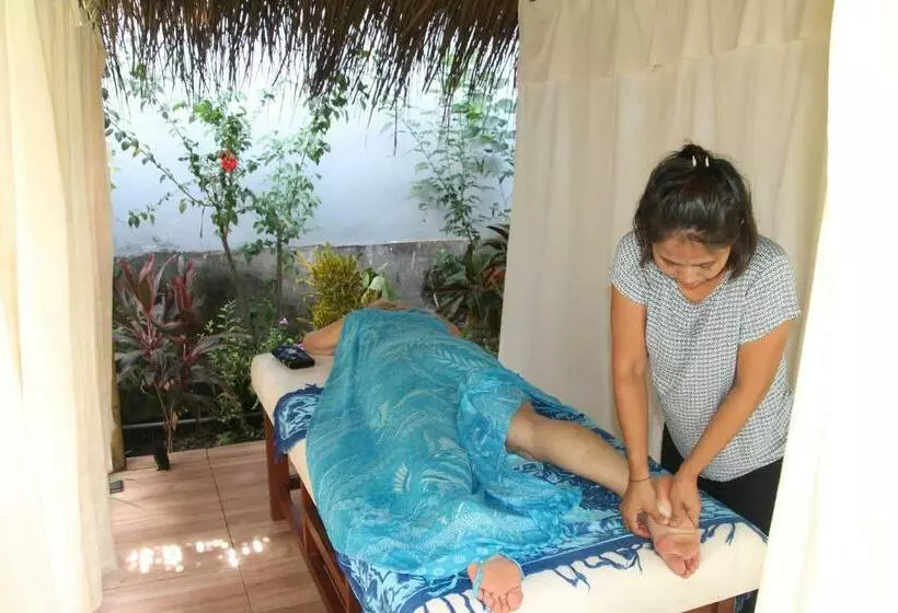 پانسیون Bali Segara Lestari Oceanfront Villas