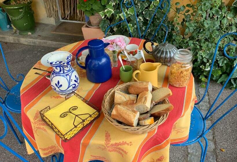 بنسيون La Sarrasine