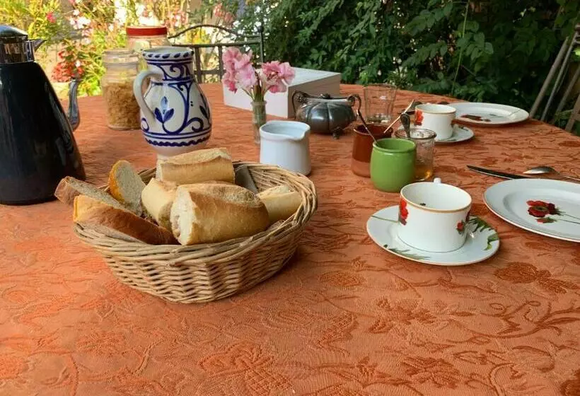 Majatalo La Sarrasine