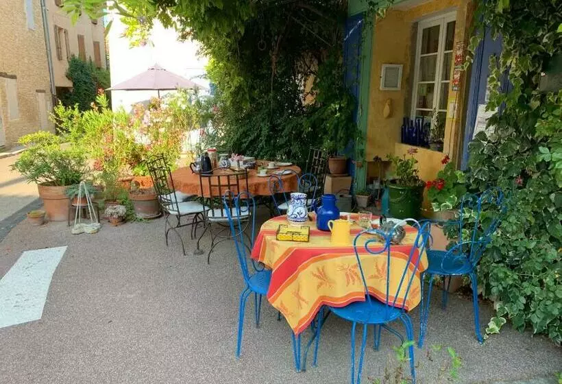 Majatalo La Sarrasine