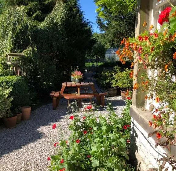 The Hollow Bed And Breakfast