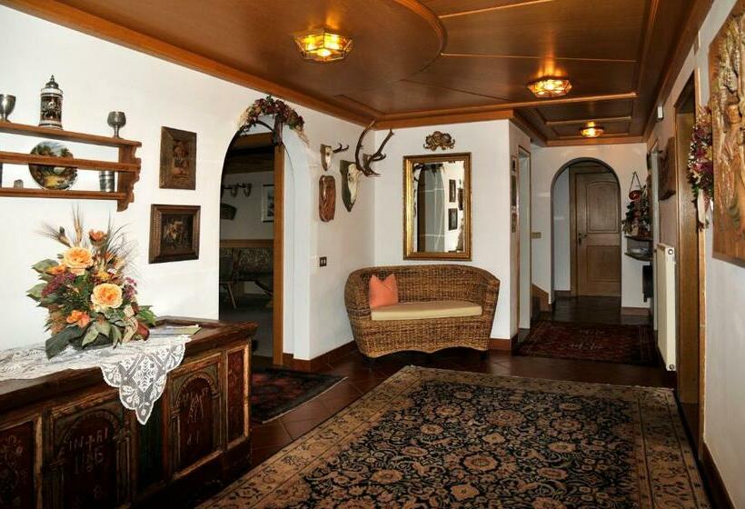 Отель Garni Halali