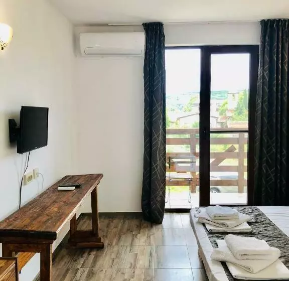 Hotelli Villa Adrian