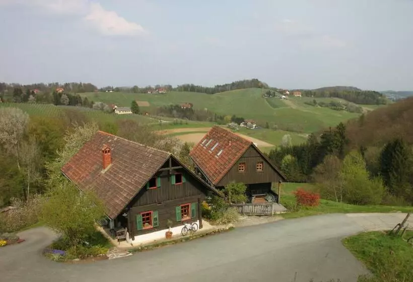 ホテル Weingut Gästezimmer Pongratz