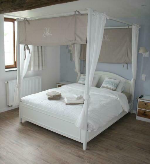 تختخواب و صبحانه La Ferme Remue