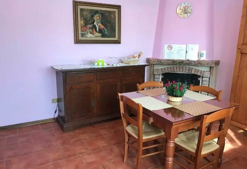 تختخواب و صبحانه La Lanterna Di Lida E Beppe