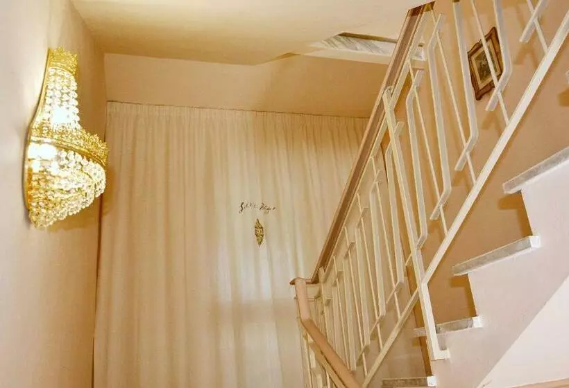 تختخواب و صبحانه La Lanterna Di Lida E Beppe