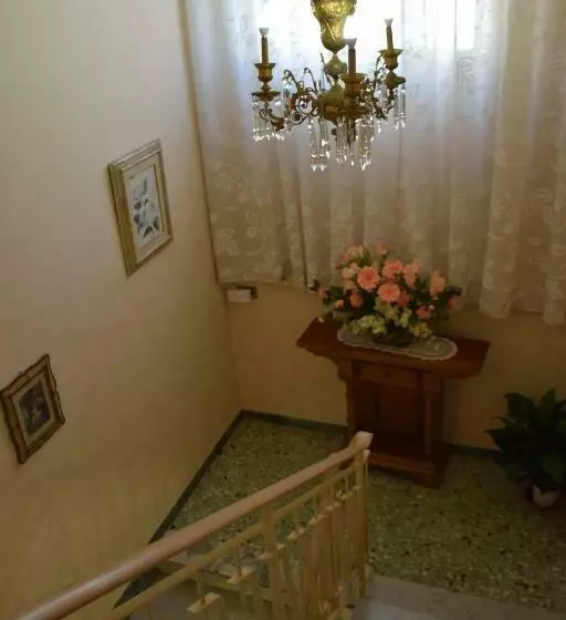 تختخواب و صبحانه La Lanterna Di Lida E Beppe