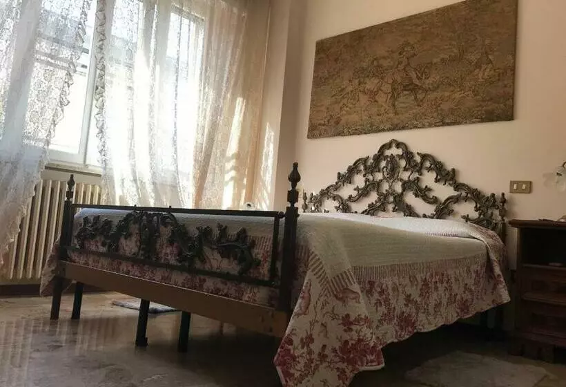 تختخواب و صبحانه La Lanterna Di Lida E Beppe