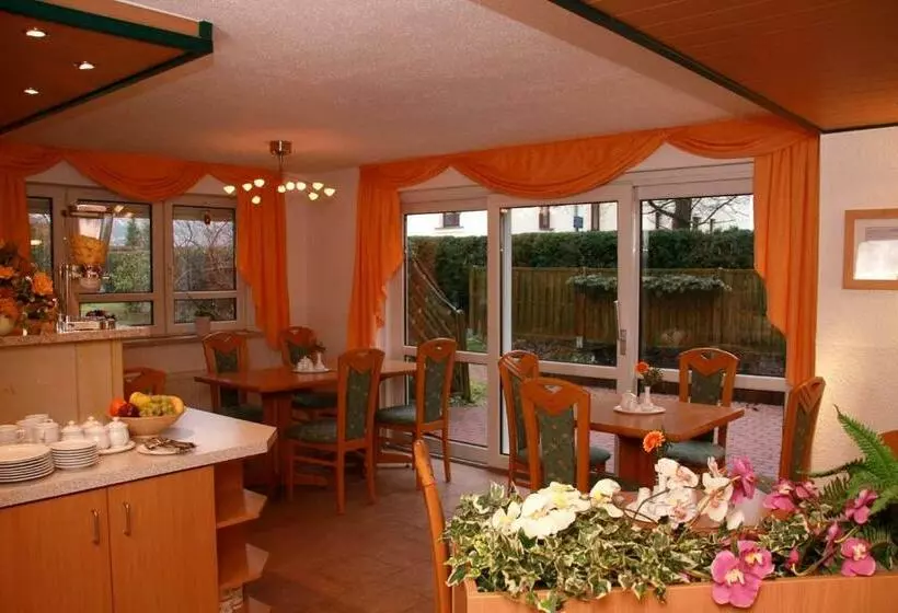 Hotelli Garni Elbgarten Bad Schandau