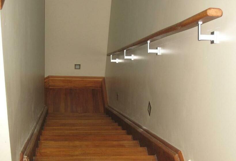 فندق The Loft At Te Kumi Tirohanga