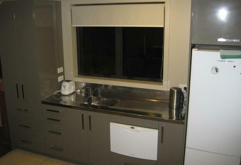 فندق The Loft At Te Kumi Tirohanga