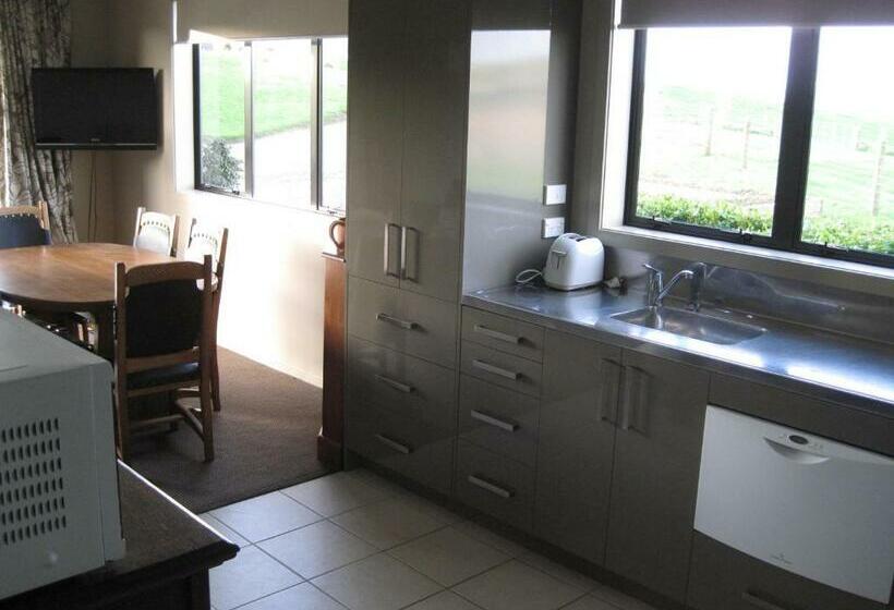 فندق The Loft At Te Kumi Tirohanga