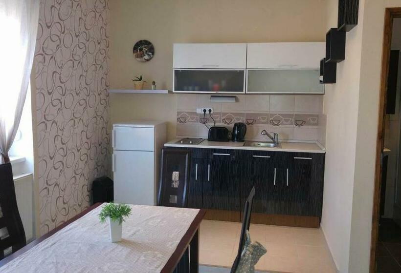 بنسيون 264 Lépés Vendégház