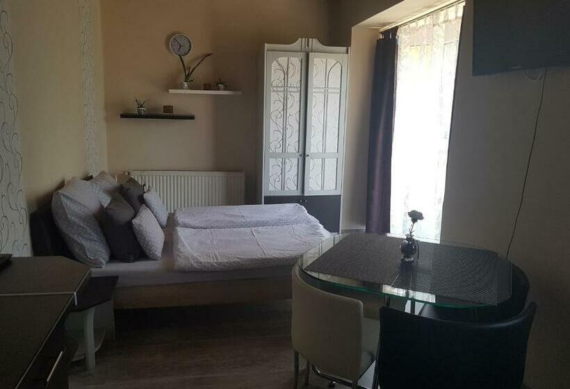 بنسيون 264 Lépés Vendégház