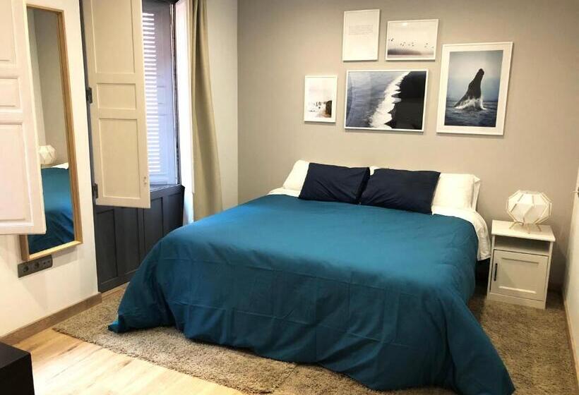 پانسیون Infinium Zamora Suites