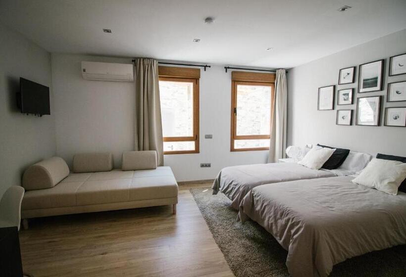 پانسیون Infinium Zamora Suites