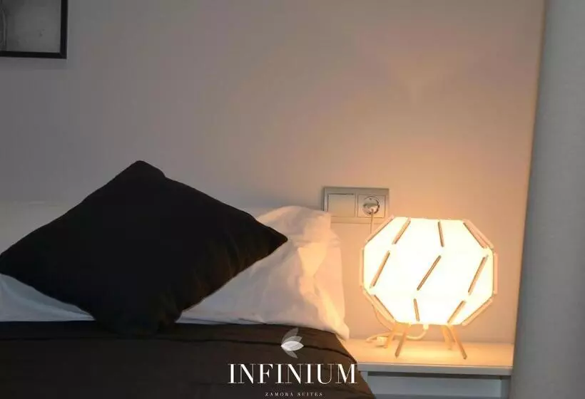 پانسیون Infinium Zamora Suites