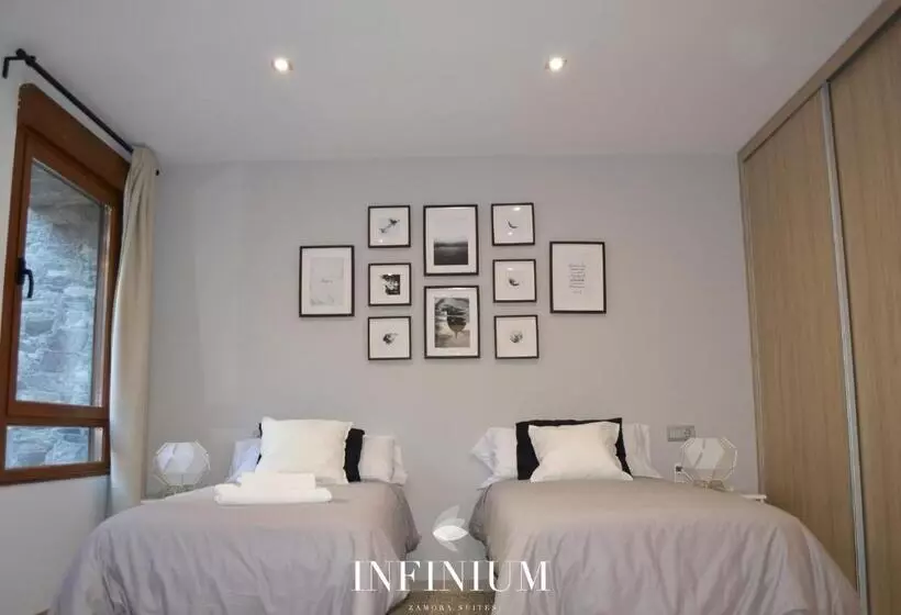 پانسیون Infinium Zamora Suites