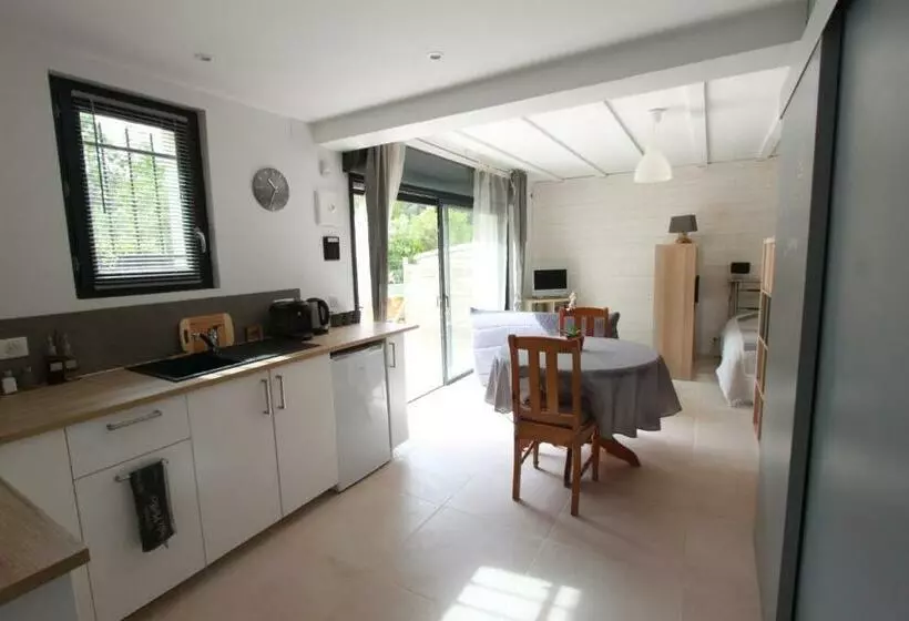 ペンション Maison D Hôtes Les Jardinettes En Luberon