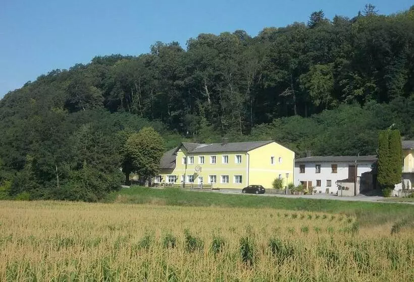 Retkeilymaja Gasthaus Kleebinder