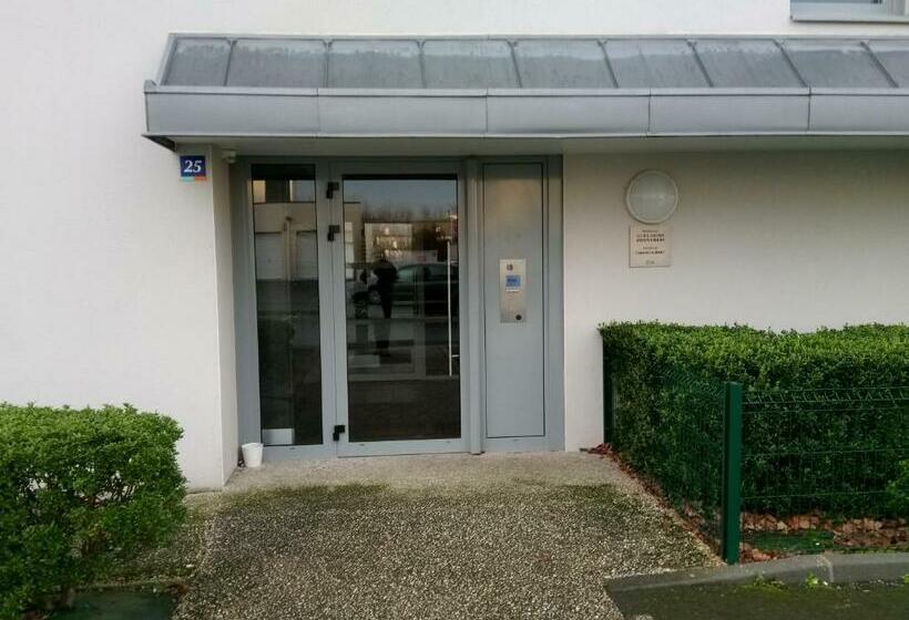 مبيت وإفطار Pacéenne