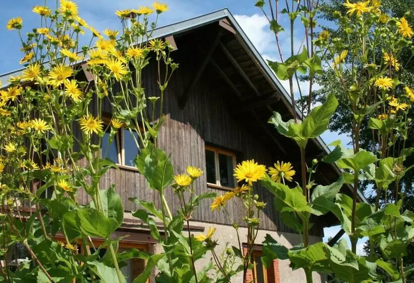 Aamiaismajoitus (B&B) Notre Cachette