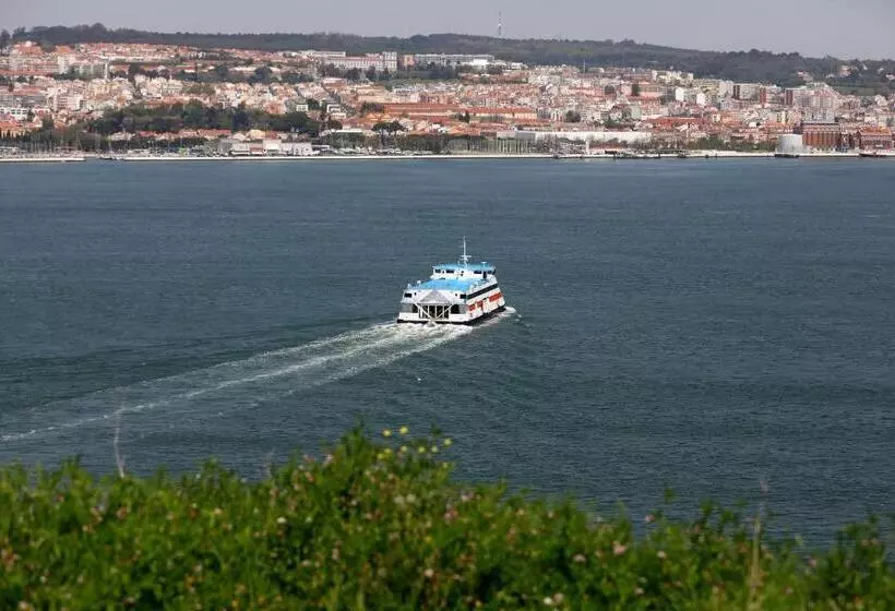 ベッドアンドブレックファースト Olá Belém! Cozy Windmill, Stunning Views To Lisboa