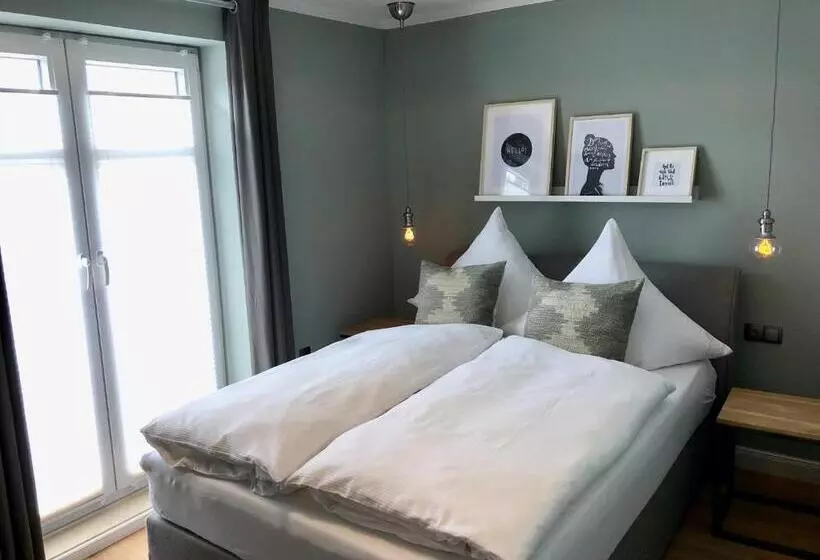 Boutique Hotel Lindenhof, Bed & Breakfast