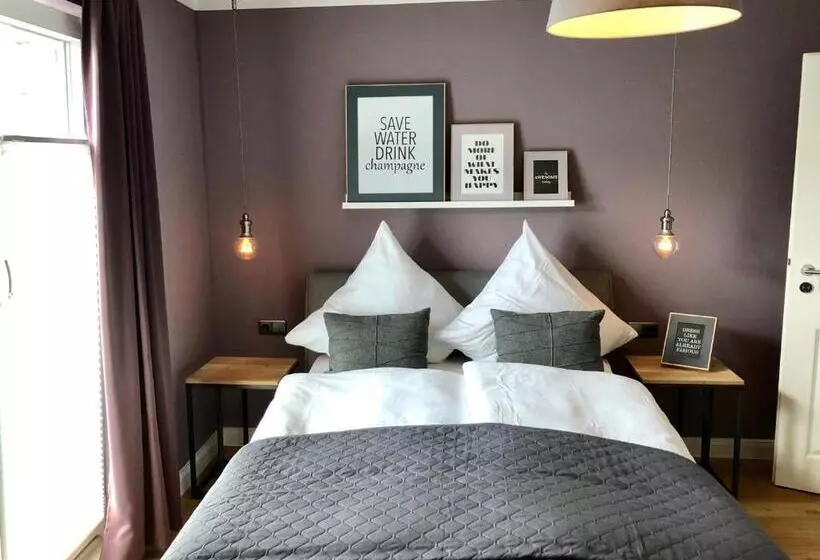 Boutique Hotel Lindenhof, Bed & Breakfast