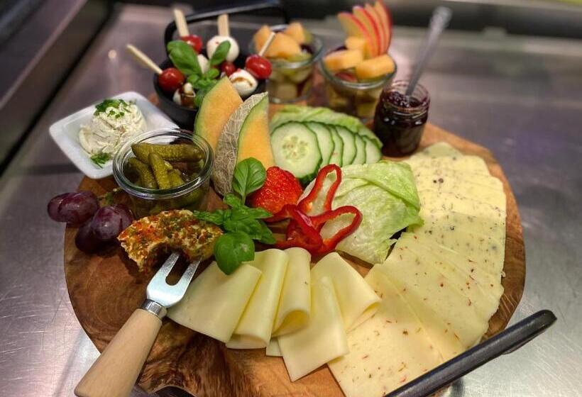 Boutique Hotel Lindenhof, Bed & Breakfast