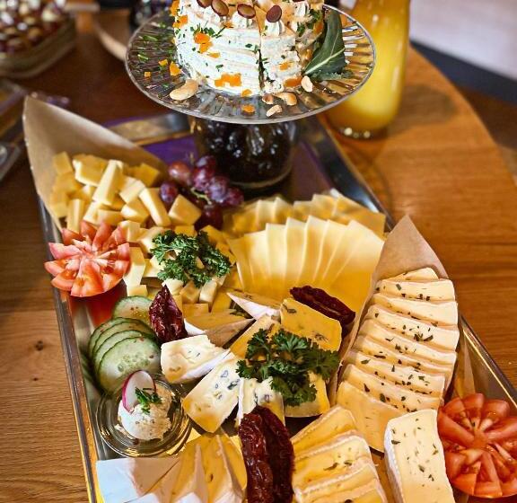 Boutique Hotel Lindenhof, Bed & Breakfast