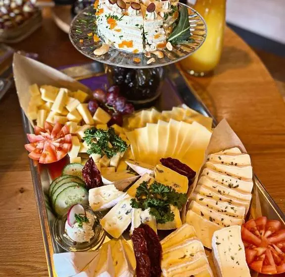 Boutique Hotel Lindenhof, Bed & Breakfast