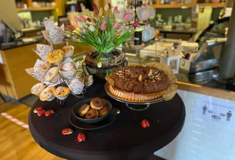 Boutique Hotel Lindenhof, Bed & Breakfast