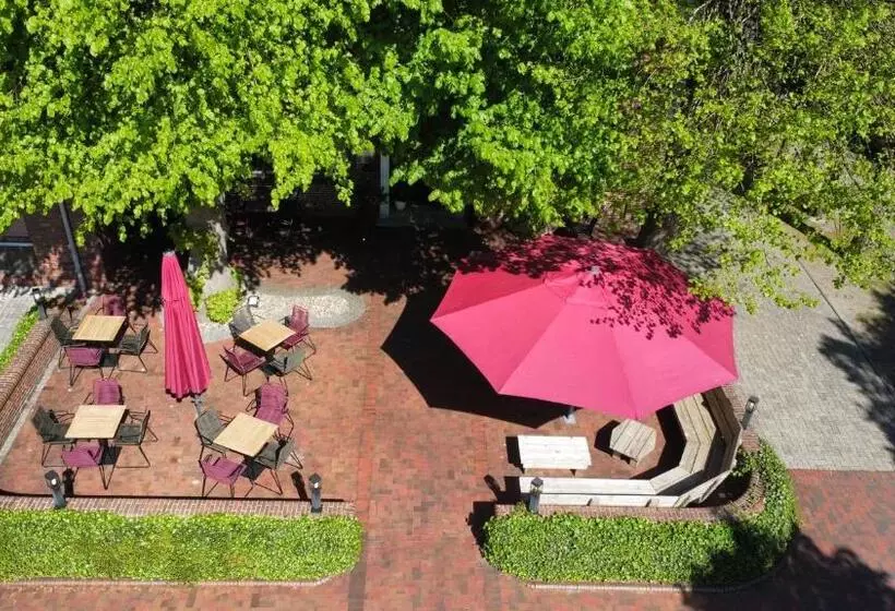 Boutique Hotel Lindenhof, Bed & Breakfast