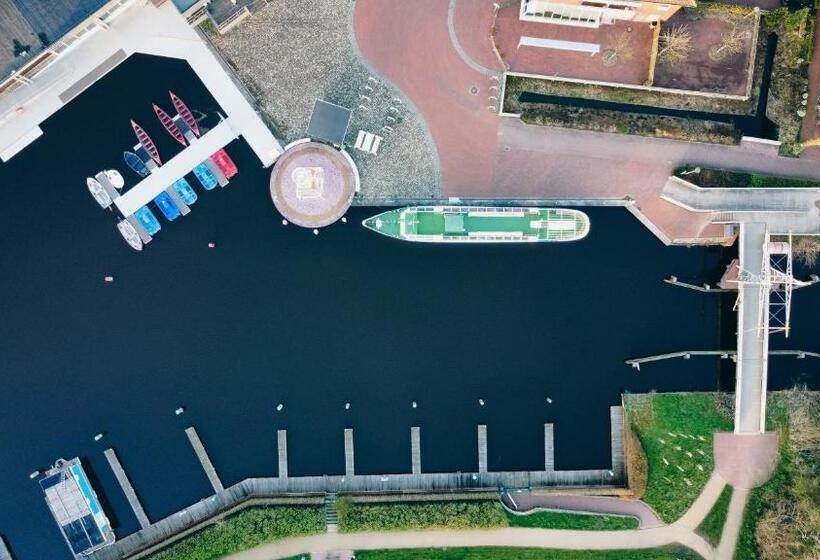 Boutique Hotel Lindenhof, Bed & Breakfast