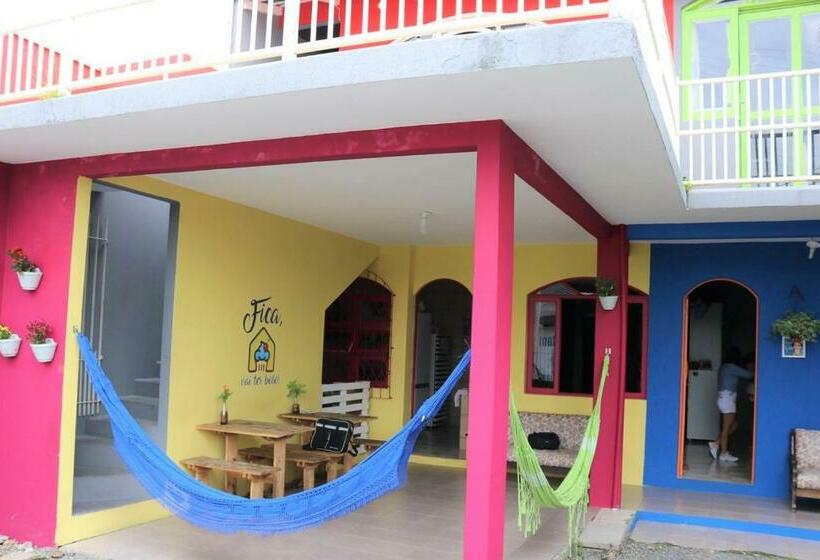 Fica, Vai Ter Bolo Hostel