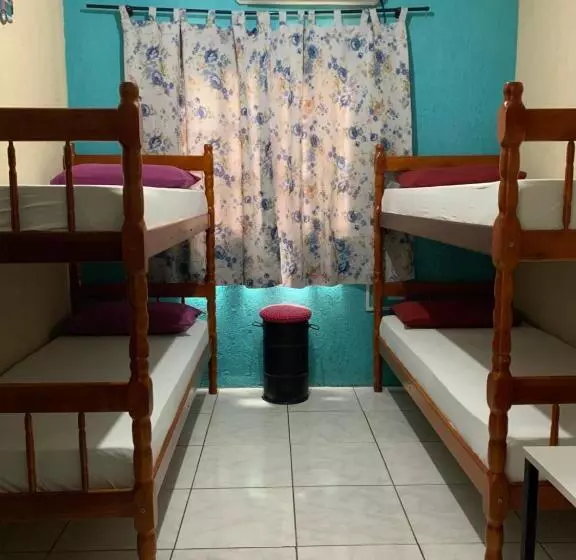 Fica, Vai Ter Bolo Hostel
