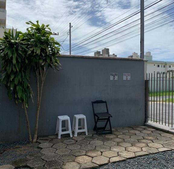 Fica, Vai Ter Bolo Hostel