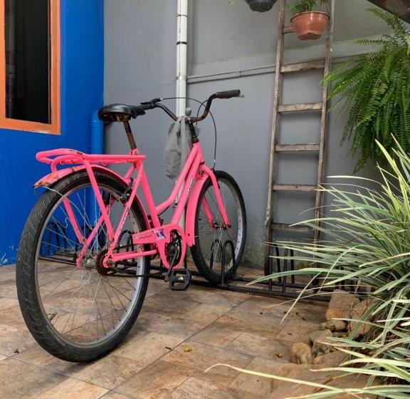 Fica, Vai Ter Bolo Hostel