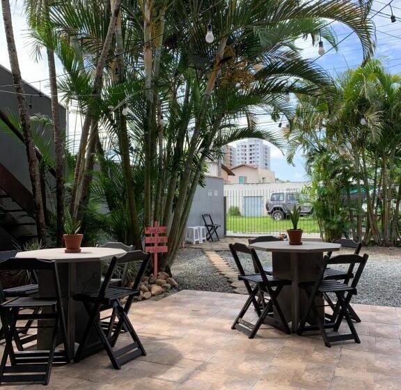 Fica, Vai Ter Bolo Hostel