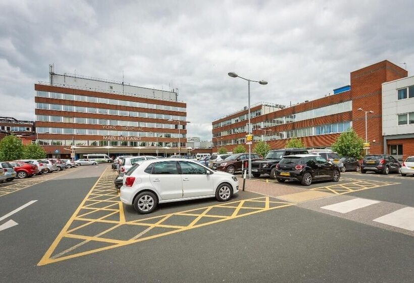 ペンション The Vanguard York   Private Residence